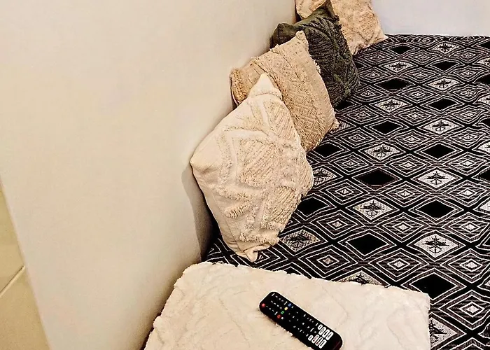 Backpackers Luxury 5* In Paris