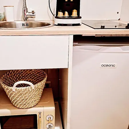 Backpackers Luxury 5* In Homestay Paris